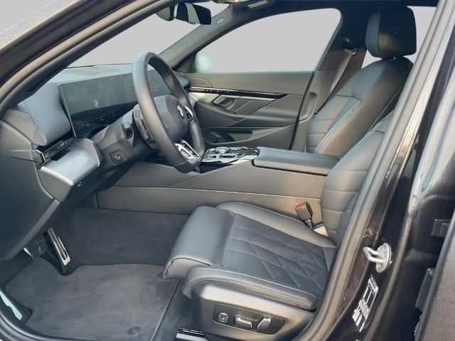 BMW 520 520d M-Sport Sedan