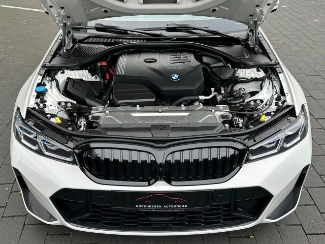 BMW 320 320i M-Sport Sedan xDrive