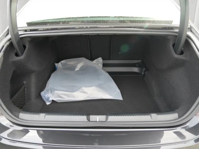 Mercedes-Benz EQE 300 Sedan