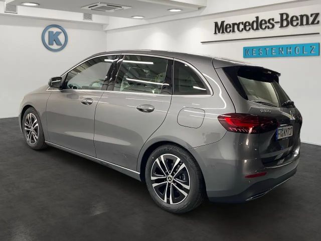 Mercedes-Benz B 180 Sedan