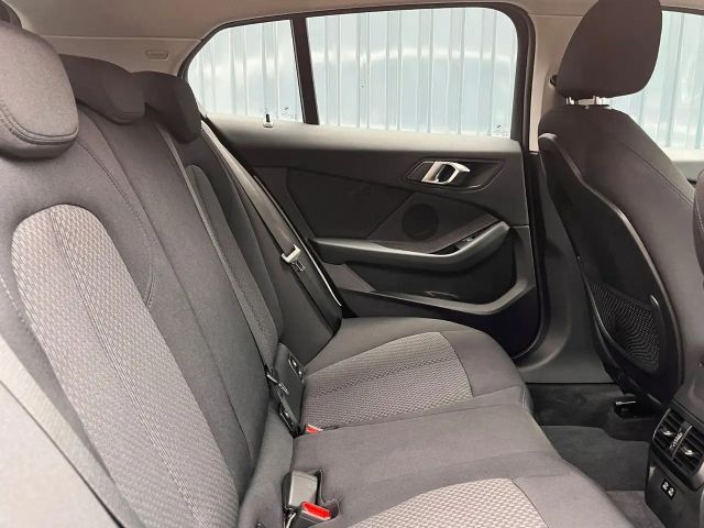 BMW 118 118i 5-deurs Sedan