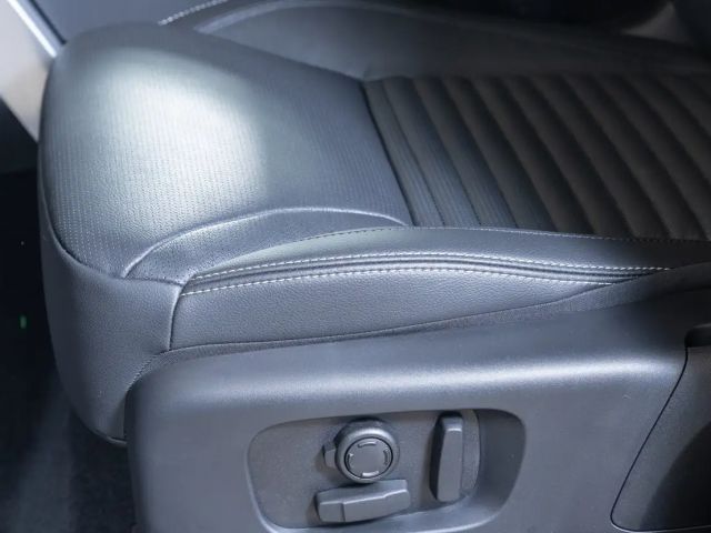 Land Rover Discovery D250 Dynamic SE