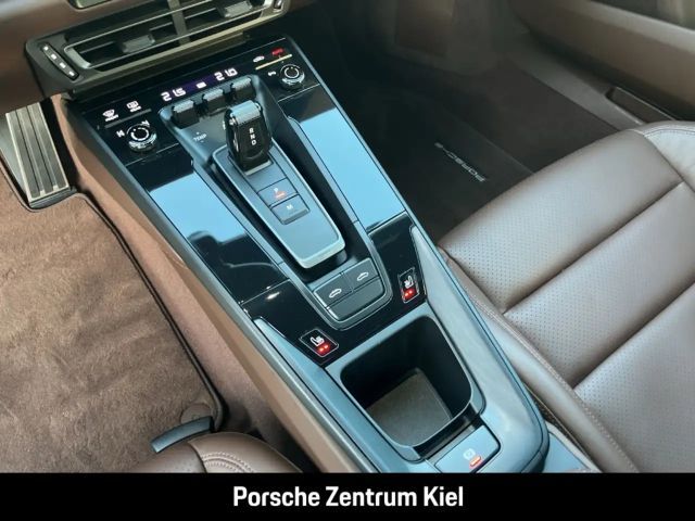 Porsche 992 4 Coupé GTS Targa