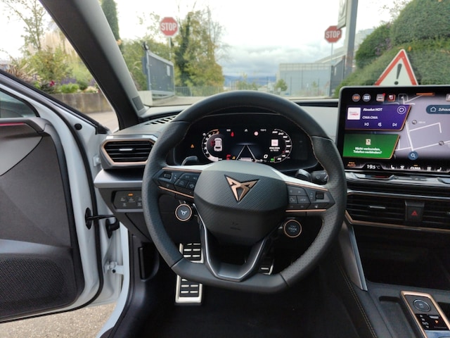 Cupra Leon 1.5 eTSI Navi Digitales Cockpit LED Sperrdiff. ACC Apple CarPlay Android Auto Mehrzonenklima