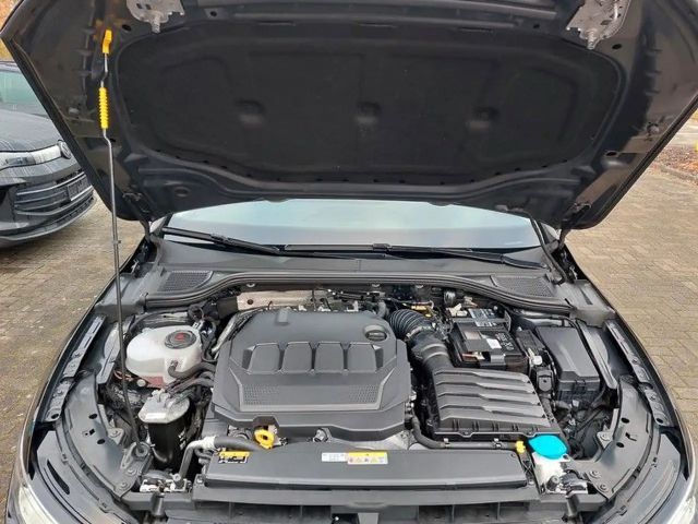 Volkswagen Golf DSG Golf VIII Style Variant