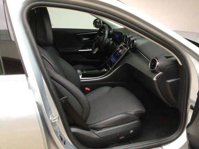 Mercedes-Benz C 180 AVANTGARDE Sedan