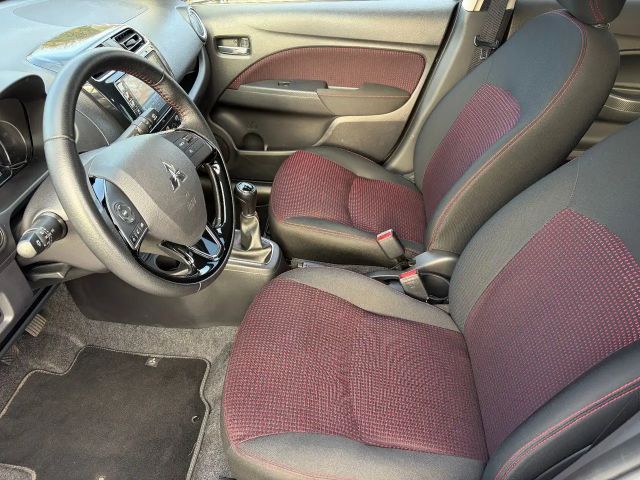 Mitsubishi Space Star Star