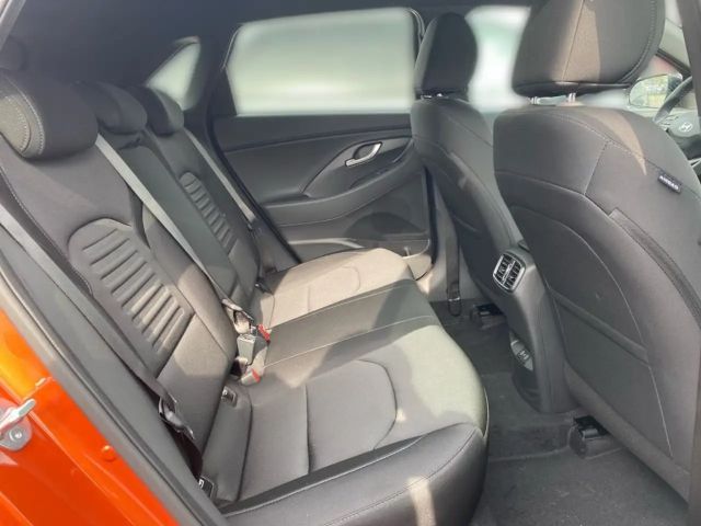 Hyundai i30 Advantage Hybrid T-GDi