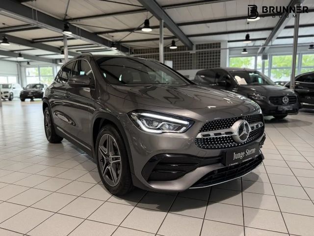 Mercedes-Benz GLA 200 AMG Line Premium