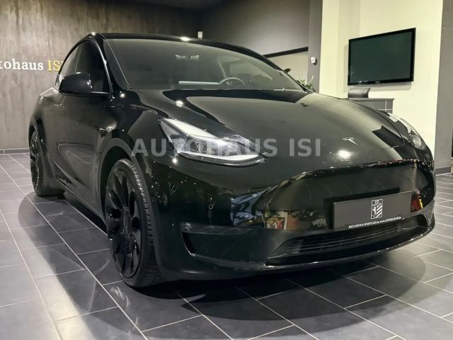 Tesla Model Y AWD Dual Motor Performance