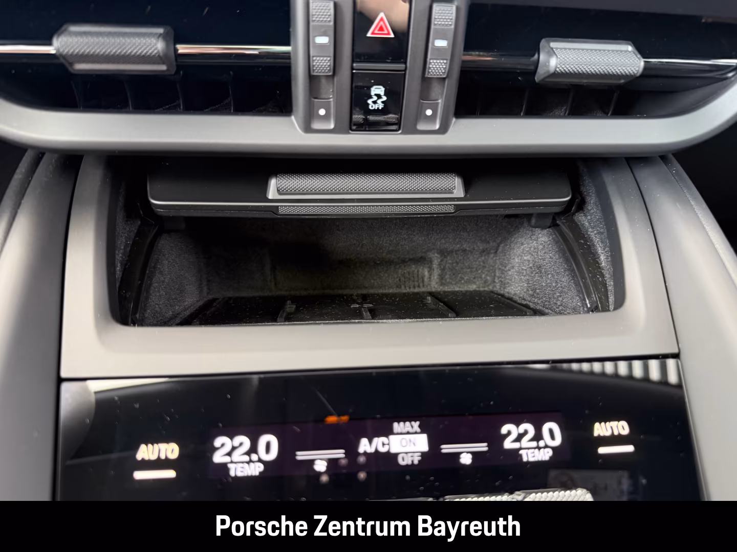 Porsche Macan AHV*MATRIX*INNO*22-ZOLL*LUFTFEDER*HEADUP*