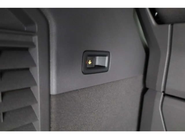 Volkswagen Multivan 2.0 TDI IQ.Drive Life T7