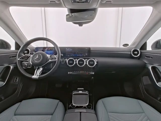 Mercedes-Benz CLA 180 Progressive