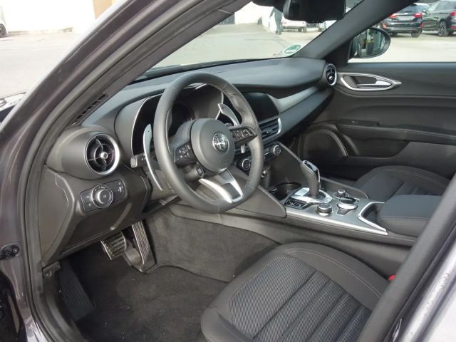 Alfa Romeo Giulia Q4