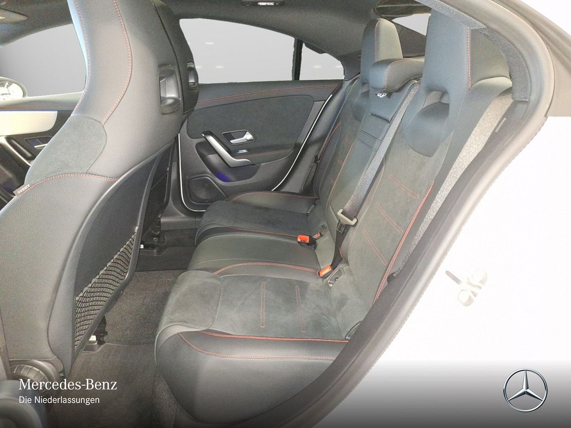 Mercedes-Benz CLA 180 AMG Line Coupé