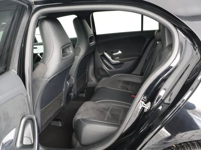 Mercedes-Benz A 250 A 250 e AMG Line