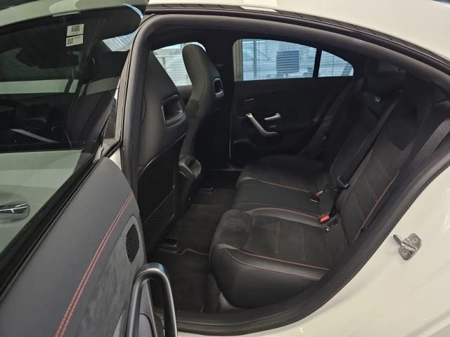 Mercedes-Benz CLA 220 AMG Line Coupé