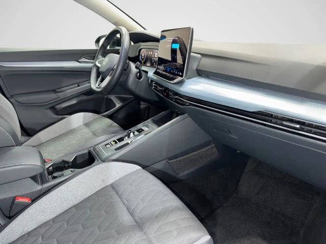 Volkswagen Golf 1.5 eTSI DSG Variant