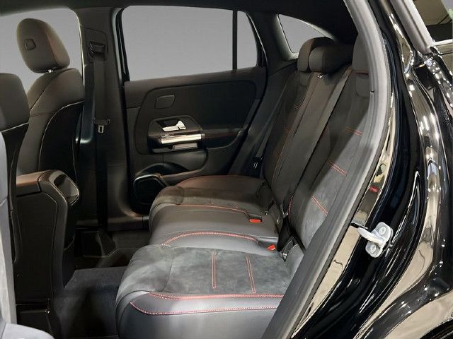 Mercedes-Benz GLA 200 AMG Line