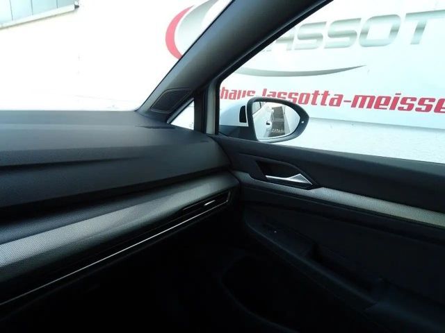 Volkswagen Golf 1.5 eTSI DSG