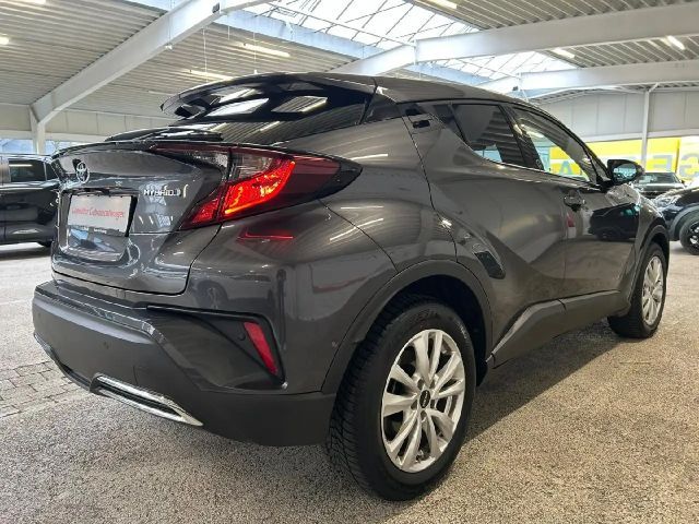 Toyota C-HR Hybride Team D