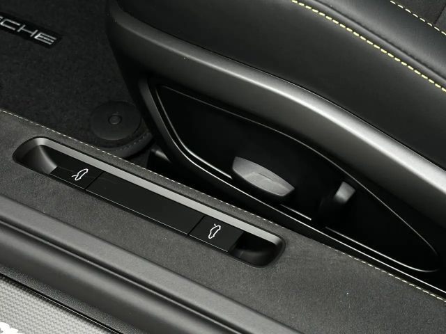 Porsche 992 Carrera Coupé GTS