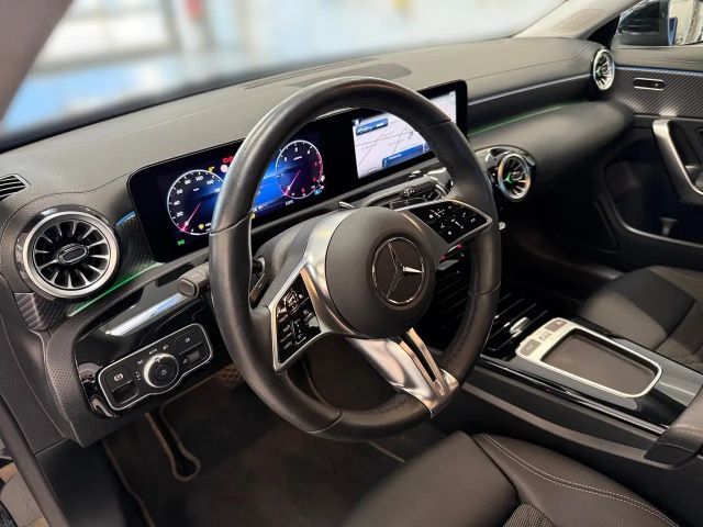 Mercedes-Benz CLA 180 CLA 180 d Coupé