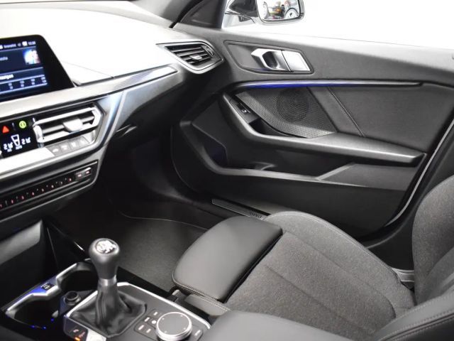 BMW 118 118i Sedan Sport Line