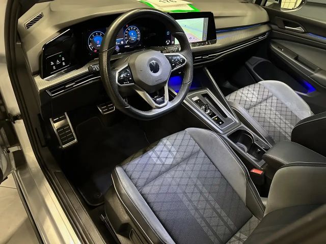 Volkswagen Golf 1.5 eTSI DSG IQ.Drive R-Line