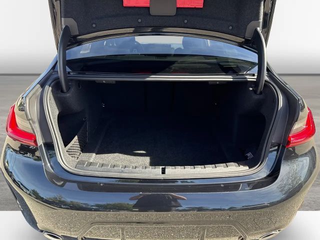 BMW 320 320d M-Sport Sedan xDrive