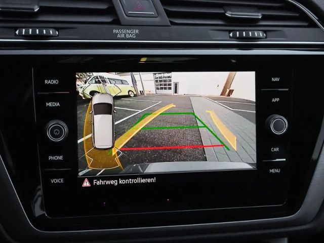 Volkswagen Touran 1.5 TSI DSG IQ.Drive R-Line