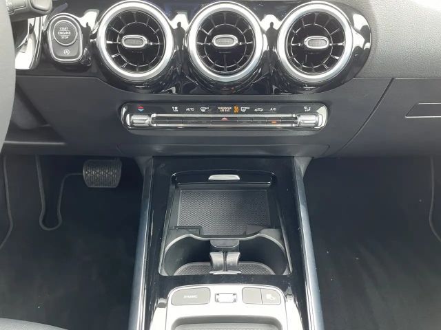 Mercedes-Benz B 180 B 180 PROGR+MBUX+360°+LED+EASY-P+ASSIST+CARPLAY+