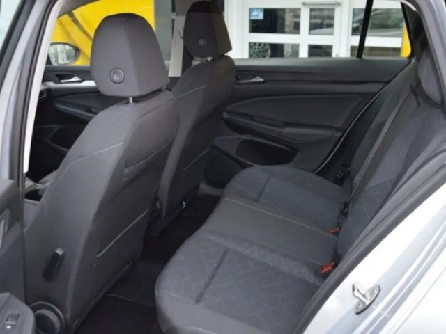 Volkswagen Golf Life Variant