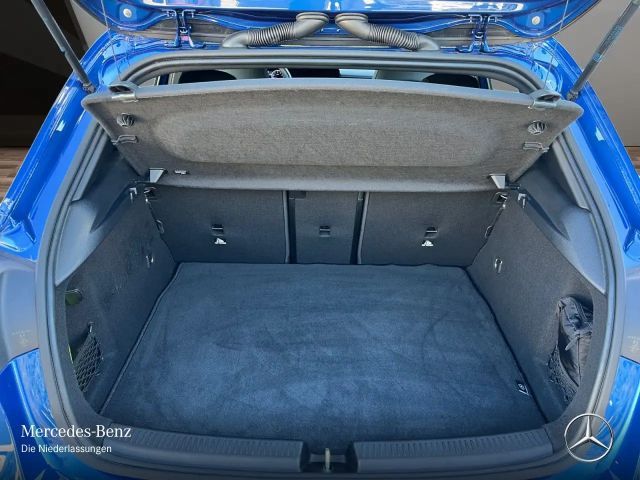 Mercedes-Benz A 250 4MATIC AMG Line