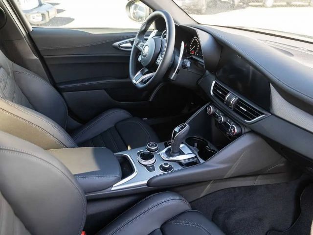 Alfa Romeo Giulia AT8 Q4 Turbo Veloce