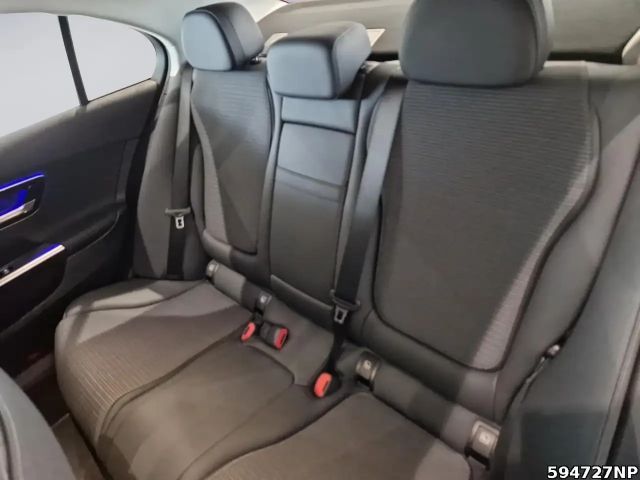 Mercedes-Benz C 180 AVANTGARDE Sedan