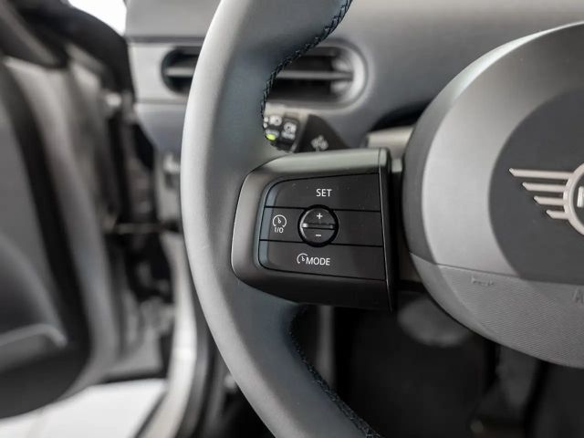 MINI Cooper Essential Trim LED NAVI KAMERA PDC