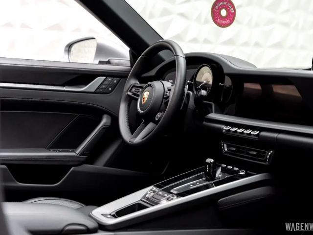 Porsche 992 4 Cabrio Targa