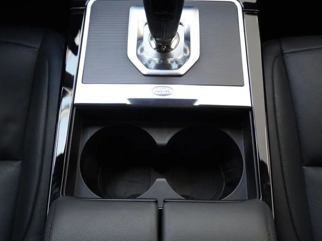 Land Rover Range Rover Evoque P300e