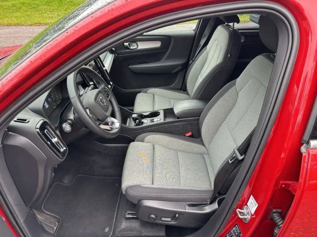 Volvo XC40 Core Recharge