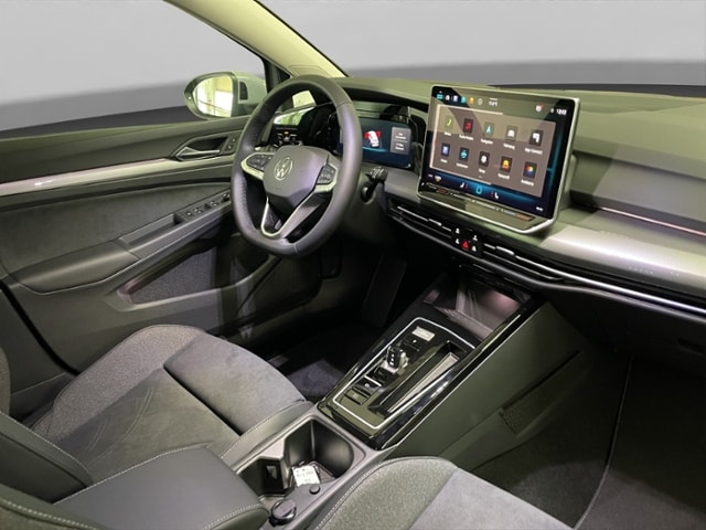 Volkswagen Golf 1.5 eTSI DSG Variant