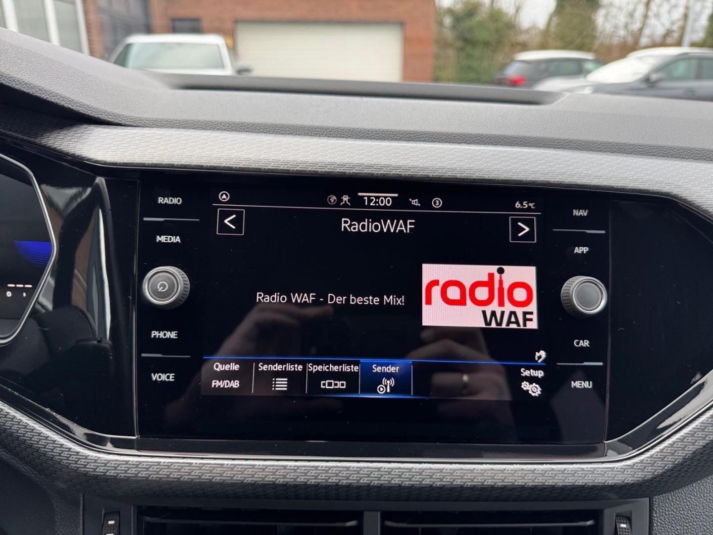 Volkswagen T-Cross 1.0 TSI Life R-Line