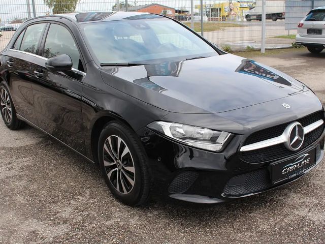 Mercedes-Benz A 200 A 200 d