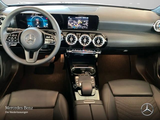 Mercedes-Benz A 250 A 250 e Style