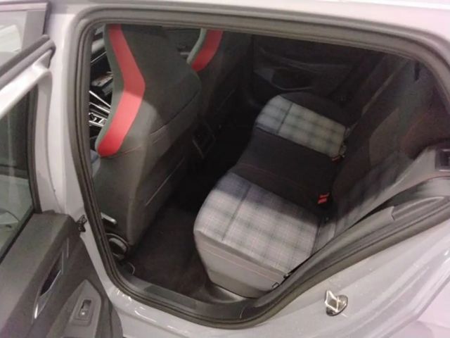 Volkswagen Golf 2.0 TSI GTI
