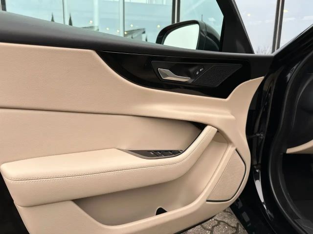 Jaguar XE P250 S