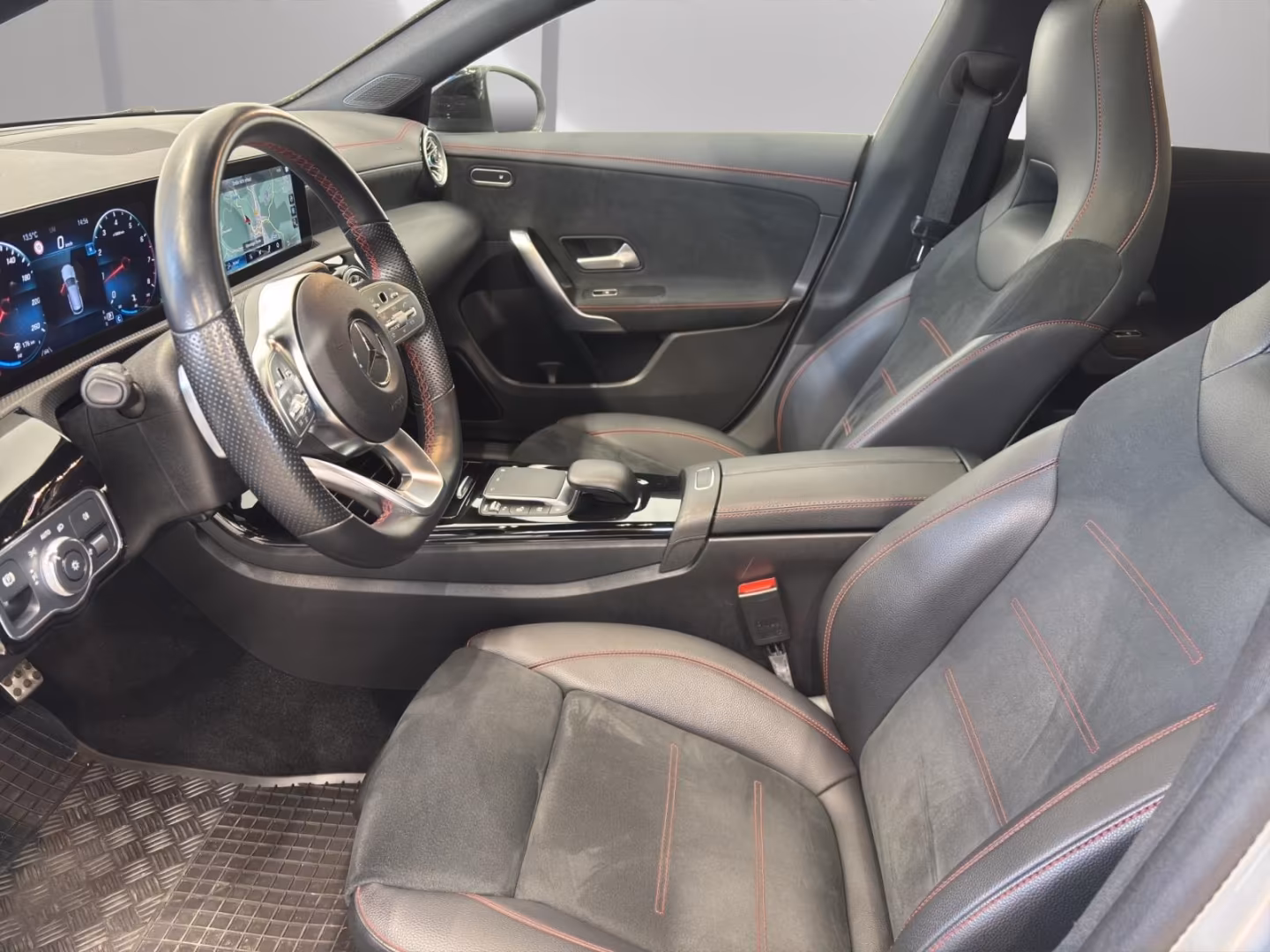 Mercedes-Benz CLA 200 AMG Line