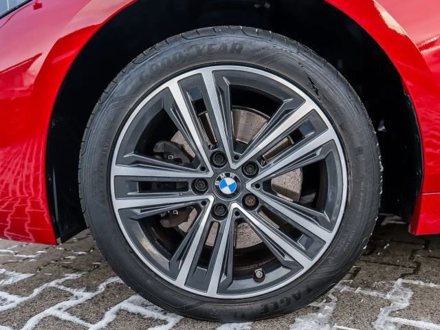 BMW 118 118i 5-deurs Sedan Sport Line