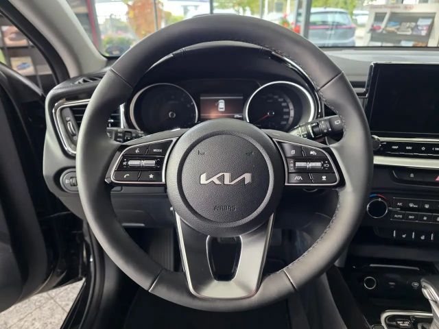 Kia Ceed Ceed Ultimate Edition Automatik Navi Kamera JBL