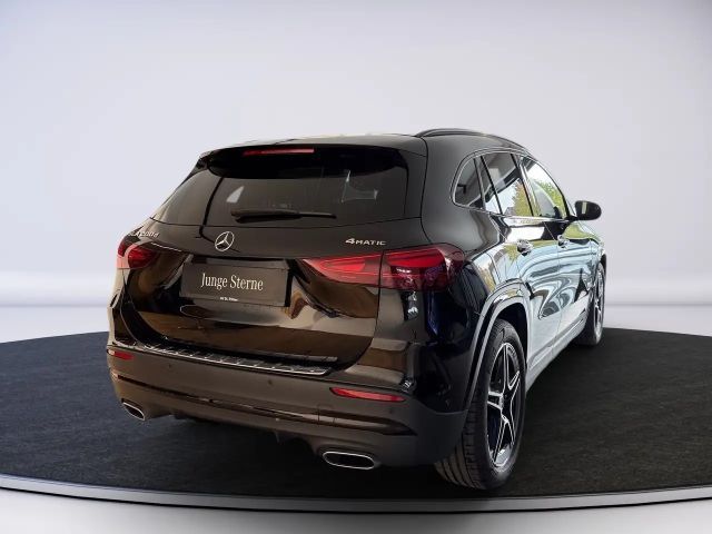 Mercedes-Benz GLA 200 4MATIC GLA 200 d